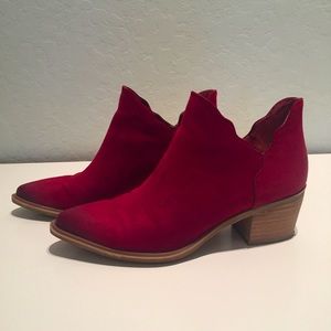 Betsy Johnson red suede leather ankle booties.